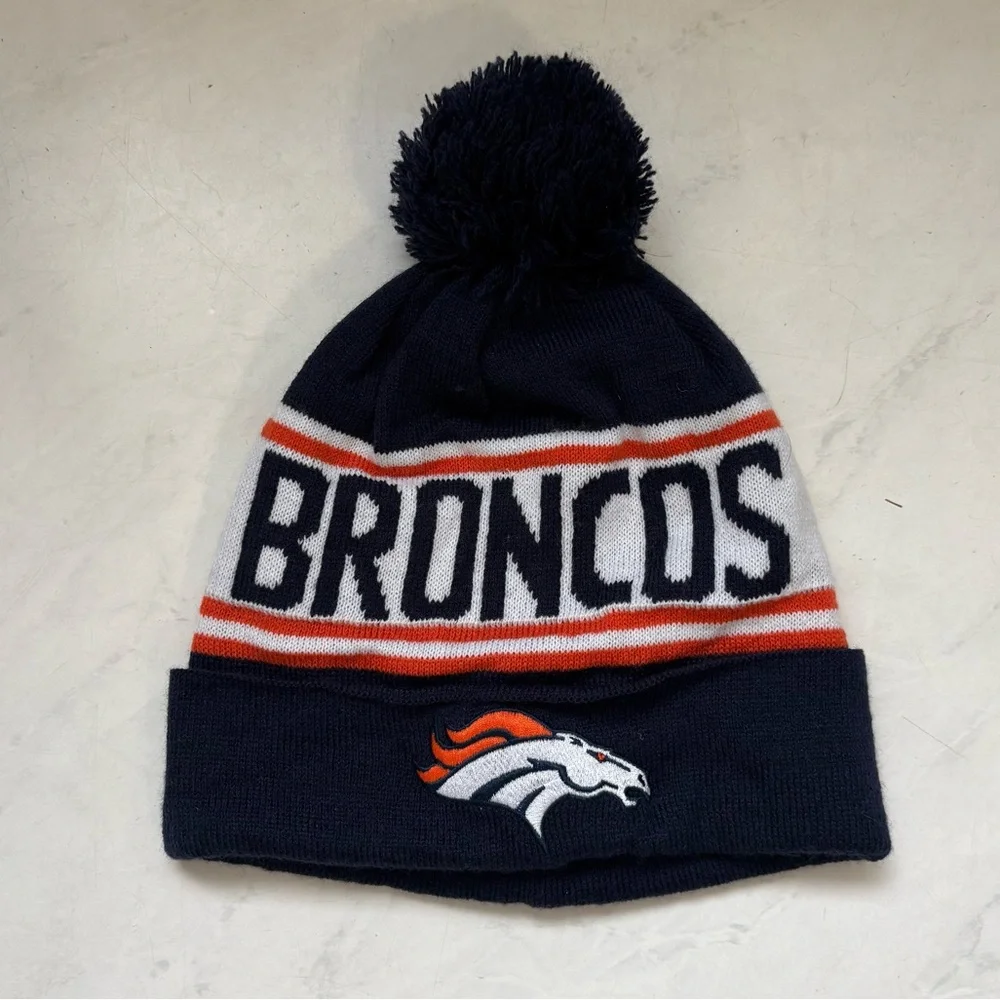 NFL One Size Youth Denver Broncos Navy Orange Beanie Pom Pom Football Travel